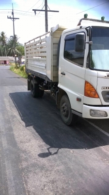 รถฮีโน่ 6 ล้อดั้ม 175 แรงม้า. ปี 53   ( รถวิ่ง 2xx,xxx กว่า กม. )     สนใจติดต่อ  081 - 6079515