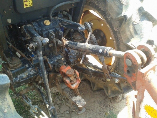 ขายรถไถYANMA 35แรงม้า อุปกรณ์ดันหน้า-ผานหลัง เครื่องดี ช่วงล่างดี อุปกรณ์ดันหน้า ผานหลัง ใช้งาน2,063ชม. สภาพพร้อมใช้งาน เอกสารพร้อมโอน สนใจโทร 090-8588220คุณนะ 093-3258446คุณบิว ID:narong498 หรือ www.truck.in.th/498 หรือเพจFacebook ณรงค์ ซื้อขายรถมือสอง (