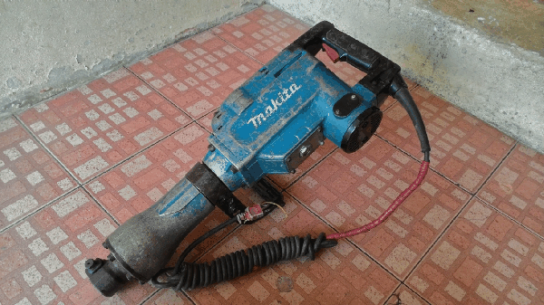 ขายตัวสกัดคอนกรีด Makita HM1306แท้ 100\%.