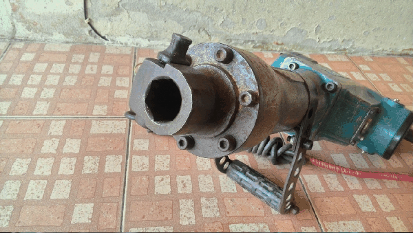 ขายตัวสกัดคอนกรีด Makita HM1306แท้ 100\%.