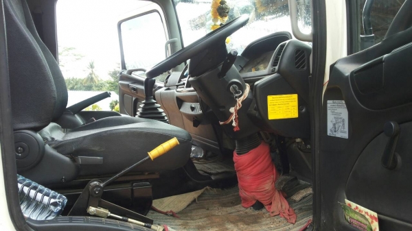 รถฮีโน่ 6 ล้อดั้ม FC9J  175 แรงม้า. ปี 57   ( รถวิ่ง 3x,xxx กว่า กม. )     สนใจติดต่อ  081 - 6079515