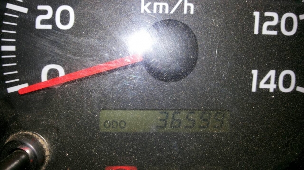 รถฮีโน่ 6 ล้อดั้ม FC9J  175 แรงม้า. ปี 57   ( รถวิ่ง 3x,xxx กว่า กม. )     สนใจติดต่อ  081 - 6079515