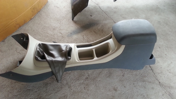 ครอบคันเกียร์วีโก้มีกล่องเก็บของมีที่วางแก้ว