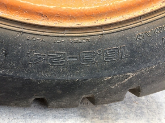 Komatsu 510 SN: 11708 ถึงไทยแล้ว สภาพสวยกริ๊ป พร้อมใช้งาน ขายถูก ๆ ครับ