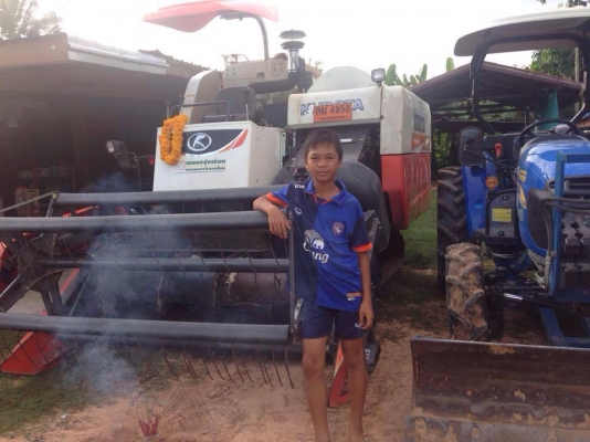 ขายรถเกี่ยวDC 70 พร้อมเทลเลอ ต่อรองได้ครับ ขายรถเกี่ยวDC 70 พร้อมเทลเลอ ต่อรองได้ครับ