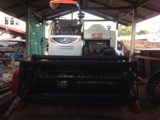 ขายรถเกี่ยวDC 70 พร้อมเทลเลอ ต่อรองได้ครับ