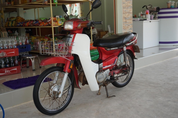 ขาย HONDA ดรีมคุรุ เดิม ทะเบียนพร้อมโอน ภาษี พรบ ขาดต่อเกิน 3 ปี  เครื่องดีมาก วิ่งดีมาก เดินเบานิ่ง ระบบไฟติดครบ