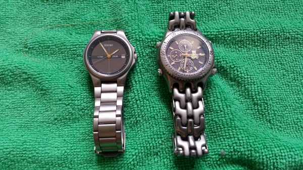 ขายนาฬิกาจาก Japan ครับ ดังรูปครับ ไทเทเนียม ยังไม่ได้ปรับแต่ง จัดคู่ราคา2200 พร้อมส่งครับ