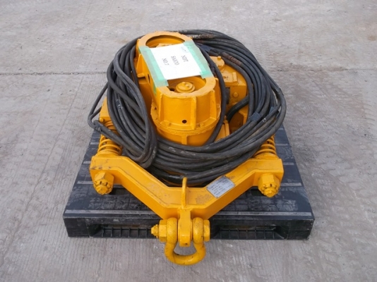 หัวคีบแผ่นชิปพลาย KM 2-300E # 1641003