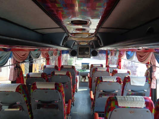 รถทัวร์ 8 ล้อ 2 ชั้น