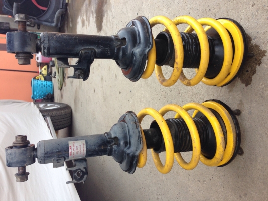 ต้องการขายโช๊คหน้า vigo ตัวเตี้ย 1 คู่