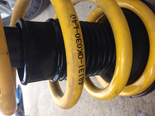 ต้องการขายโช๊คหน้า vigo ตัวเตี้ย 1 คู่