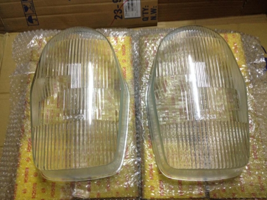 กระจกเลนไฟหน้าBenz W108 แก้วแท้ เดิมๆ