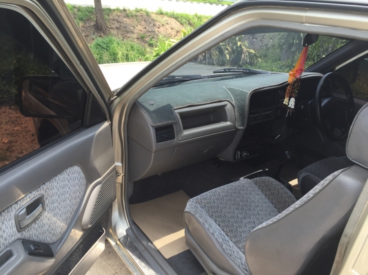 ขายกระบะดราก้อนอายปี97เกียร์ธรรดากระจกไฟฟ้าเครื่อง2500