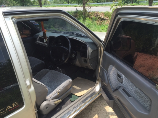 ขายกระบะดราก้อนอายปี97เกียร์ธรรดากระจกไฟฟ้าเครื่อง2500