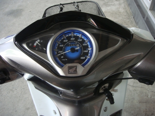 เวฟ 125i สตาร์ทมือ รถ 1 ปี 6 เดือน