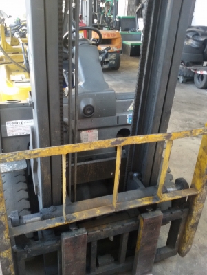 ขายครับ ฟอร์คลิฟท์ TCM FG25T13 ฟอร์คลิฟท์ 2.5ตัน เสา 3เมตร เบนซิน+LPG ไซด์ชิฟ ติดต่อ 098-246-3778 น๊อค