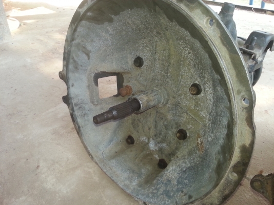 ขายเกียร์รถบรรทุกหกล้อ อีซูซุ 110 แรงมีสองลูกขายเหมา 10,000 บาท