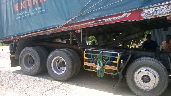 ขายรถพ่วง 18 ล้อ 2 เพลา กระบะไม้ อู่.ซุ่นชัย เกษตรดั้ม HINO FM2K เครื่อง.260 ปี.40 รถสวย ราคา.1400000 ต่อรอง