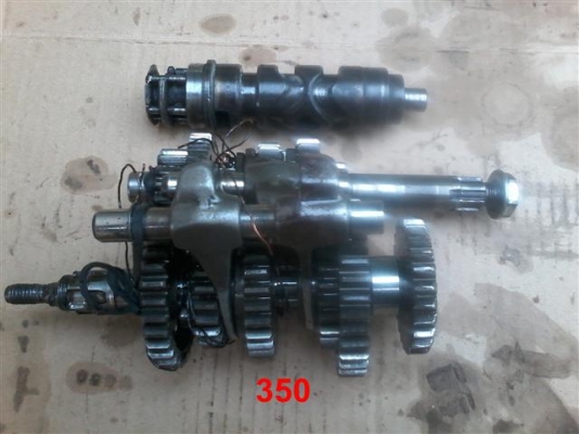 ขายอะไหล่ DT100 สินค้าระบุราคาไว้แล้วยังไม่รวมค่าจัดส่งคิดตามจริง สนใจติดต่อ (กบรถเก่าแพร่)