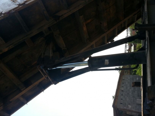 ขายหางพ่วง เทนเลอร์  สามมิต 2 เพลา. ปี 46   สนใจติดต่อ  081 - 6079515