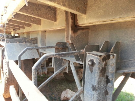 ขายหางพ่วง เทนเลอร์  สามมิต 2 เพลา. ปี 46   สนใจติดต่อ  081 - 6079515