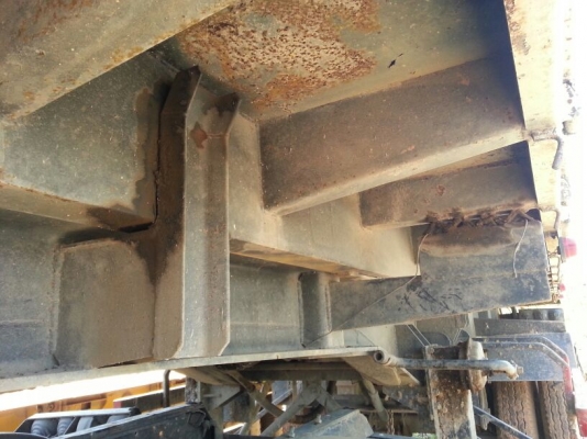 ขายหางพ่วง เทนเลอร์  สามมิต 2 เพลา. ปี 46   สนใจติดต่อ  081 - 6079515