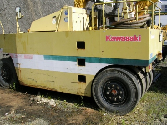 ขายรถบดล้อยาง KAWAZAKI 9ล้อ สภาพสวยพร้อมใช้  ติดต่อ อำพล 090-9694506, 080-3031241