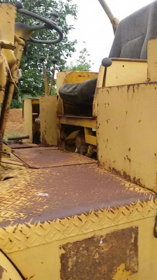 ขายรถตักล้อยาง CAT 922-B รถใช้งานอยู่ ตามสภาพ ราคา.280000 สนใจรีบจองด่วน