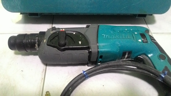 สว่านโรตารี่ ทำงาน 3 ระบบ makita hr2407f พร้อมกล่องเก็บเรียบร้อยครับ
