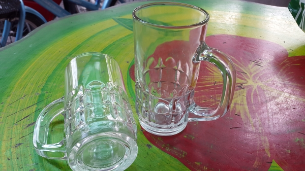 แก้วกาแฟ โอเชี่ยนงานเก่า หนามาก มีหู คูู่ละ 150 สวย ๆ