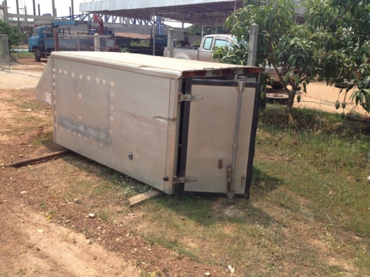 NISSAN หลังคาตู้ทึบ 2บาน ถอดจากฟรอนเทียหัวเดียว สภาพสวยครับ NISSAN หลังคาตู้ทึบ 2บาน ถอดจากฟรอนเทียหัวเดียว สภาพสวยครับ