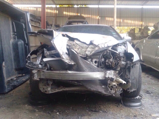 ฮอนด้าซีวิค ปี02 สีเทา โอนลอยบุคคลเเยกได้ทุกอย่างหรือตัดครึ่งคัน