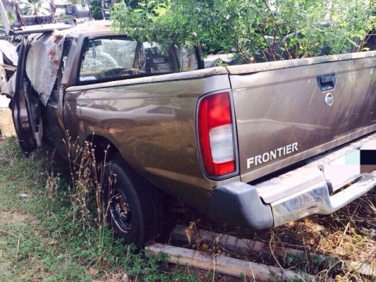 นิสสันฟรอนเทีย เครื่องZDI สีน้ำตาล ปี02 โอนลอย เเยกขายได้ทุกอย่าง