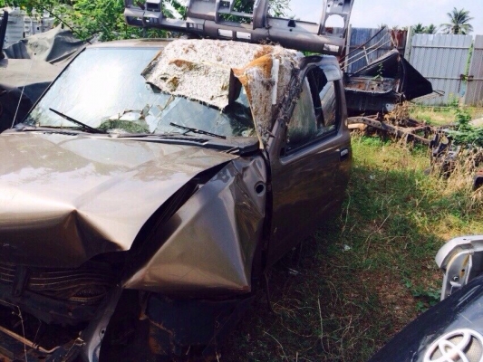 นิสสันฟรอนเทีย เครื่องZDI สีน้ำตาล ปี02 โอนลอย เเยกขายได้ทุกอย่าง