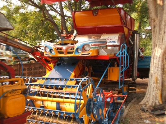 ขายรถเกี่ยวข้าว เกษตรพัฒนา อุ้ม 2 ตัน เครื่องยนต์มิตซู 210 แรงม้า ปั้มไดกิ้นส์ เบอร์ 22 ตัวเดิน 10HT สภาพดีพร้อมใช้งาน