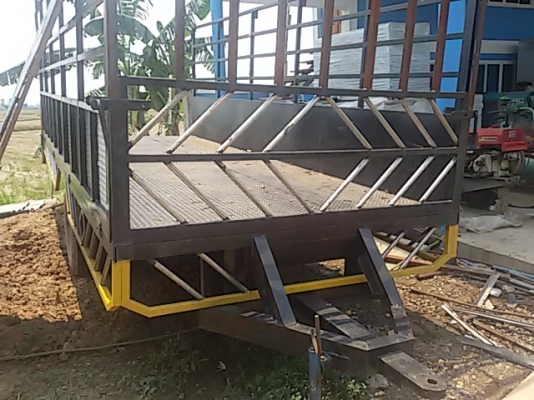 ขายหางพ่วงเพลา 6ล้อพร้อมคอกพร้อมใช้(080-1153032) ขายหางพ่วงเพลา 6ล้อพร้อมคอกพร้อมใช้(080-1153032)