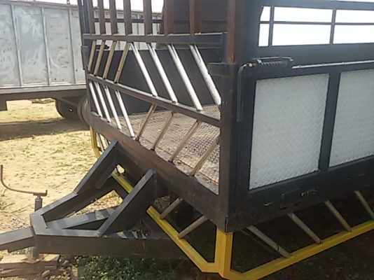 ขายหางพ่วงเพลา 6ล้อพร้อมคอกพร้อมใช้(080-1153032) ขายหางพ่วงเพลา 6ล้อพร้อมคอกพร้อมใช้(080-1153032)