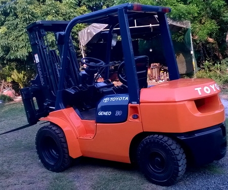 ขายFORKLIFT:TOYOTA:7FD30เสา4.7ม.:งาหมุน:เสา3ท่อนรถนอกแท้