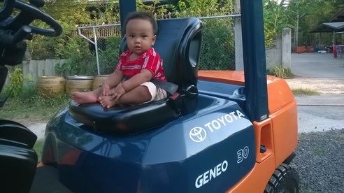 ขายFORKLIFT:TOYOTA:7FD30เสา4.7ม.:งาหมุน:เสา3ท่อนรถนอกแท้