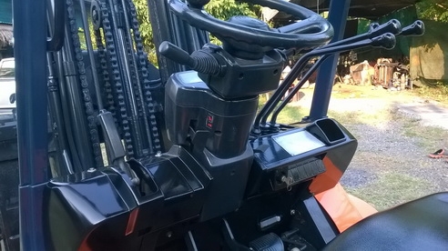 ขายFORKLIFT:TOYOTA:7FD30เสา4.7ม.:งาหมุน:เสา3ท่อนรถนอกแท้
