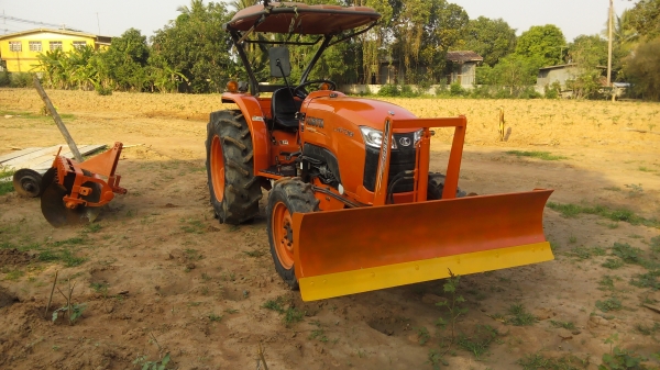 ขายรถไถคูโบต้าL 4708 ใบมีดดันดินผาล6