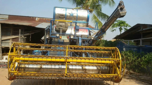 ขายด่วน รถเกี่ยวข้าวเกษตรพัฒนา  ไม่มีคนขับ