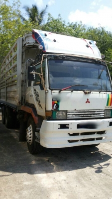 รถมิตซู 10 ล้อ หลังถนน FN517M  190 แรงม้า.   สนใจติดต่อ  081 - 6079515