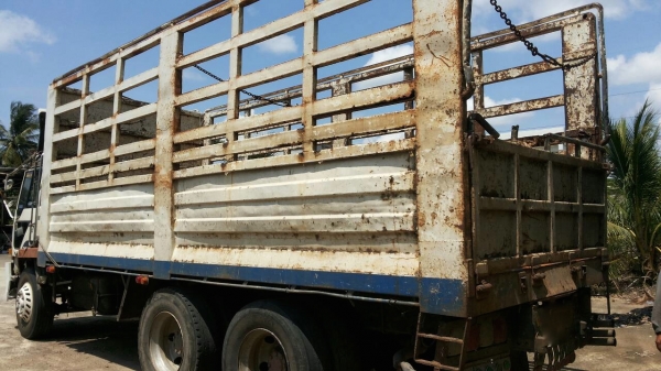 รถมิตซู 10 ล้อ หลังถนน FN517M  190 แรงม้า.   สนใจติดต่อ  081 - 6079515