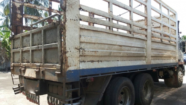 รถมิตซู 10 ล้อ หลังถนน FN517M  190 แรงม้า.   สนใจติดต่อ  081 - 6079515