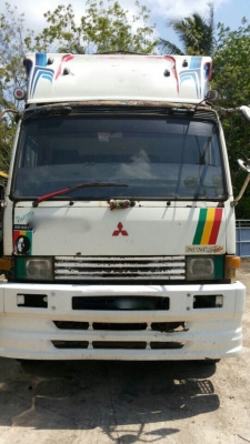 รถมิตซู 10 ล้อ หลังถนน FN517M  190 แรงม้า.   สนใจติดต่อ  081 - 6079515