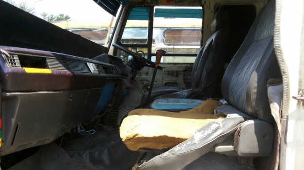 รถมิตซู 10 ล้อ หลังถนน FN517M  190 แรงม้า.   สนใจติดต่อ  081 - 6079515