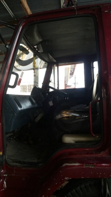 รถอีซูซุ 6 ล้อ ติดเครน 3 ตัน. FTR  195 แรงม้า.  ปี 38    สนใจติดต่อ  081 - 6079515