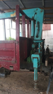 รถอีซูซุ 6 ล้อ ติดเครน 3 ตัน. FTR  195 แรงม้า.  ปี 38    สนใจติดต่อ  081 - 6079515